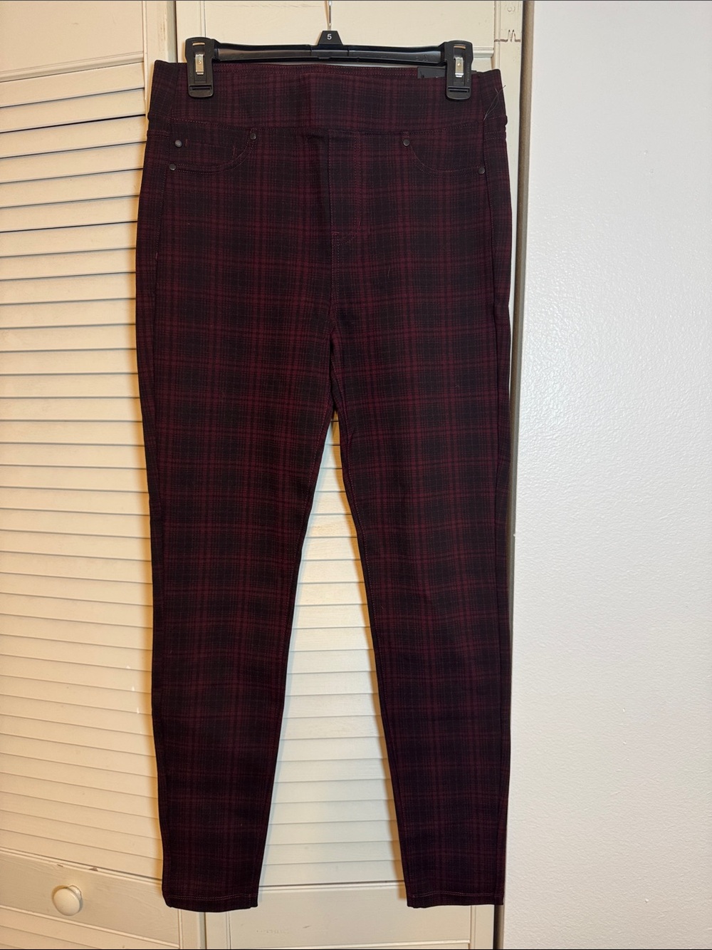 Liverpool Women’s Burgundy Plaid Skinny Jeans